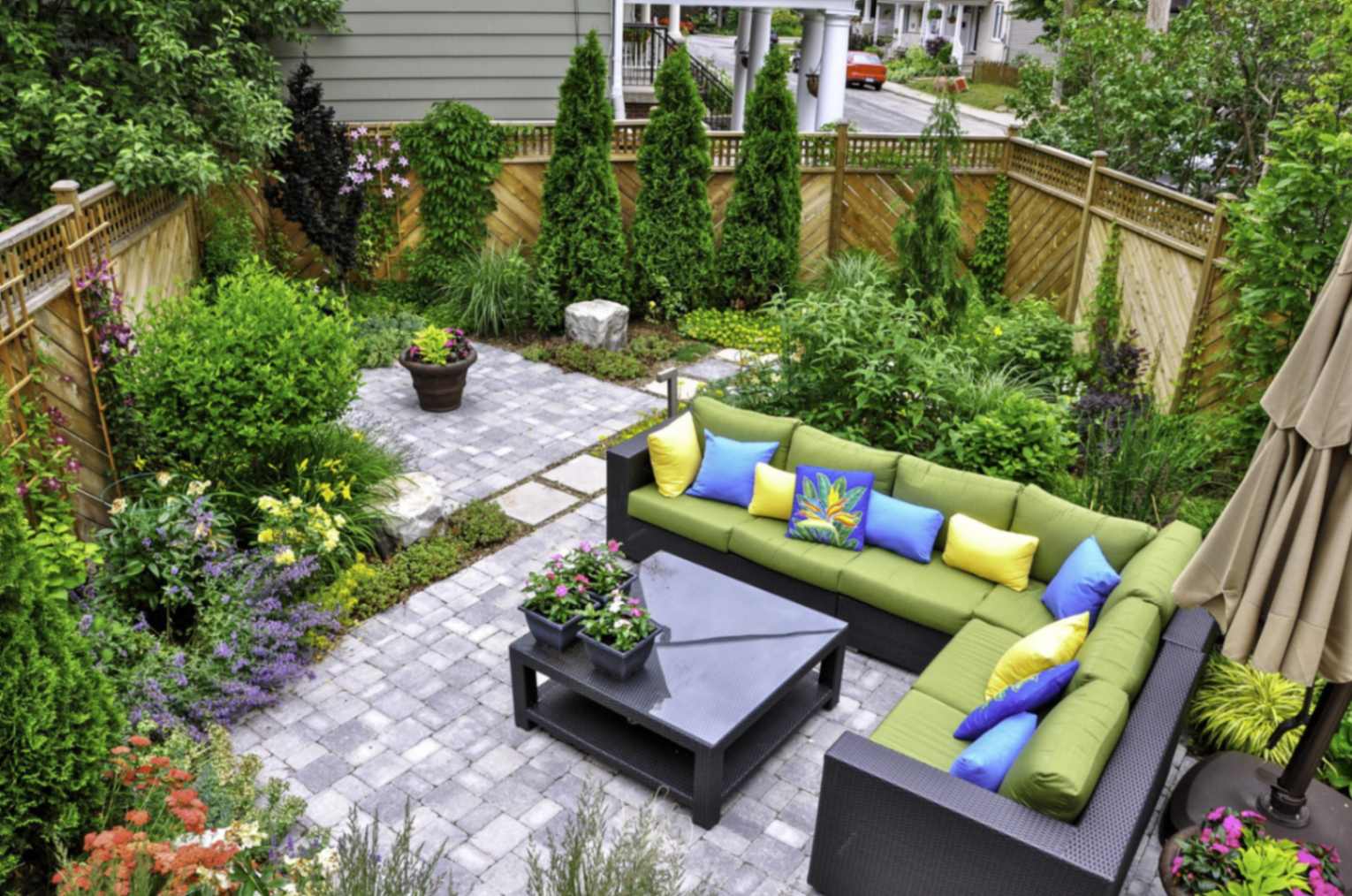 Small Downtown Toronto Urban Back Yard Garden In S